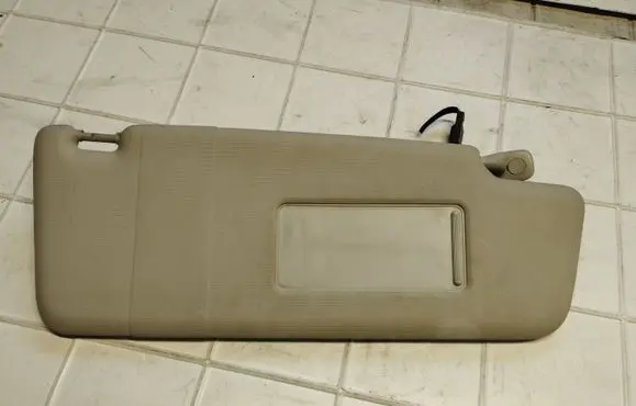 Volkswagen Touran I Sun visor