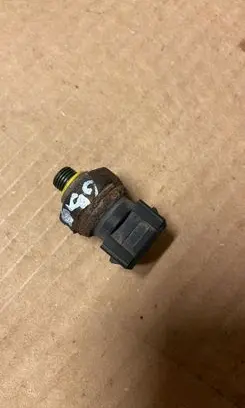Volvo S60 Air conditioning (A/C) pressure sensor 30899051