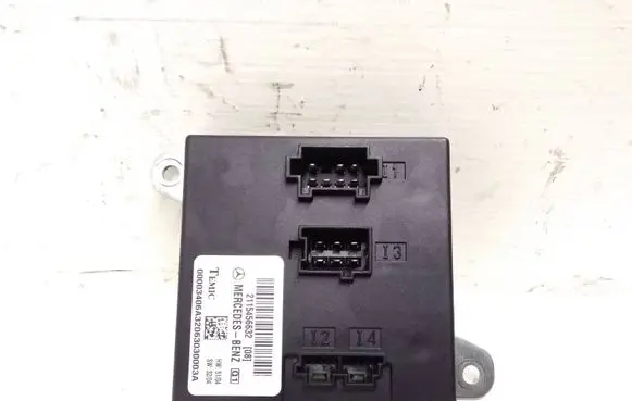 Mercedes-Benz CLS C219 Comfort/convenience module 2115456632