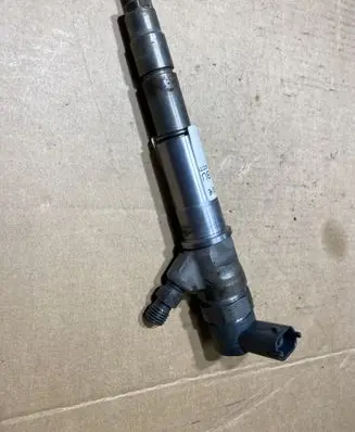 Renault Master III Fuel injector 0445110375 8200912052