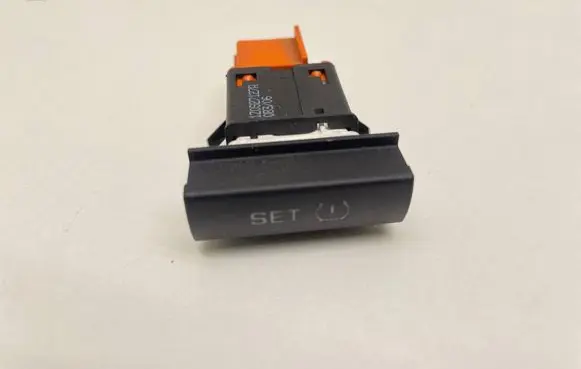 Skoda Octavia Mk2 (1Z) TPMS reset button 1Z0927127A MR0TRW