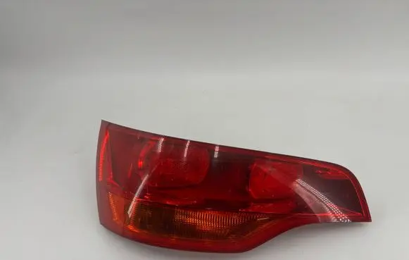 Audi Q7 4L Tailgate rear/tail lights 4L0945093