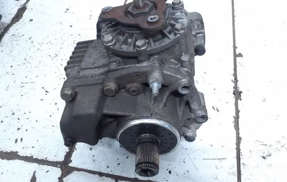 Gearbox transfer box case