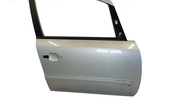 Opel Zafira B Front door