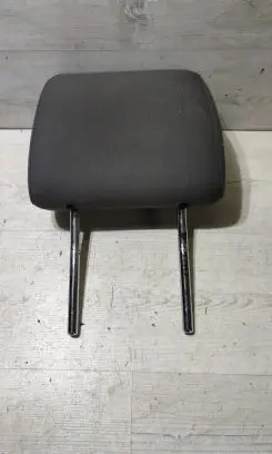 Volkswagen Touareg I Front seat headrest 452A1