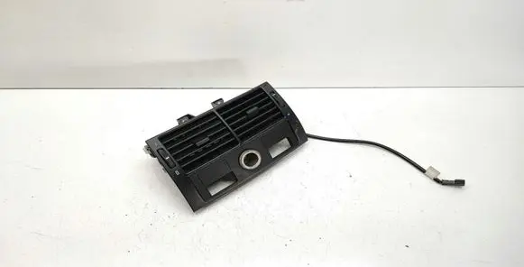 Rear air vent grill