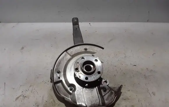 Volvo XC60 Front wheel hub 32298140