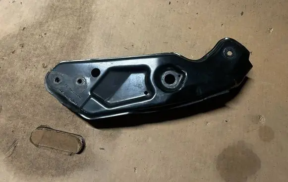 Seat Leon (5F) Headlight/headlamp mounting bracket 5F0806930