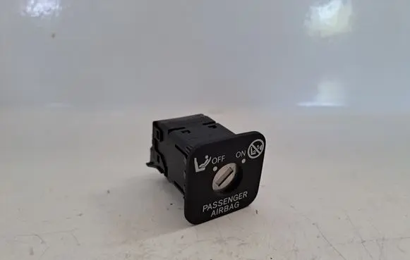 Toyota Avensis T270 Passenger airbag on/off switch 6906505030
