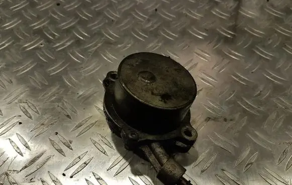 Peugeot 406 Vacuum pump 9631971580