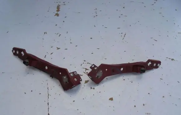 Renault Megane III Fender mounting bracket
