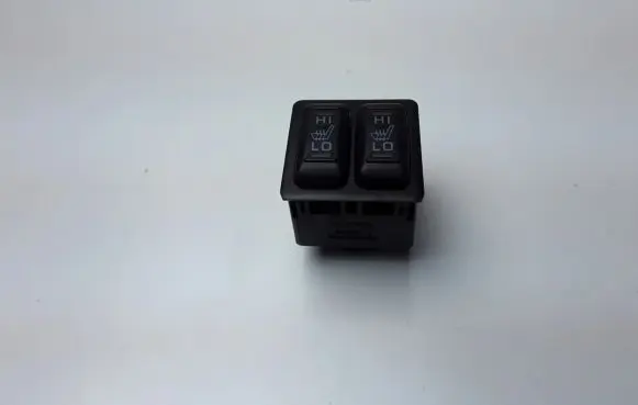 Mitsubishi L200 Seat heating switch 8610A114