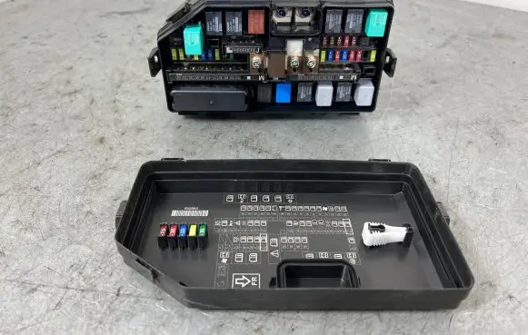 Honda CR-V Fuse module T0AA011A0 191R20AKYX