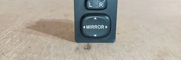 Toyota Corolla Verso AR10 Wing mirror switch 769746F 769746 1835746