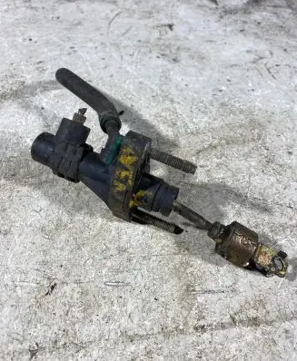 Toyota Avensis T250 Clutch master cylinder