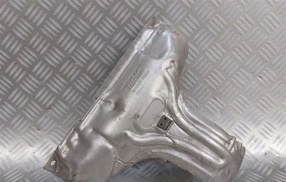 Volvo XC40 Exhaust heat shield 32223288