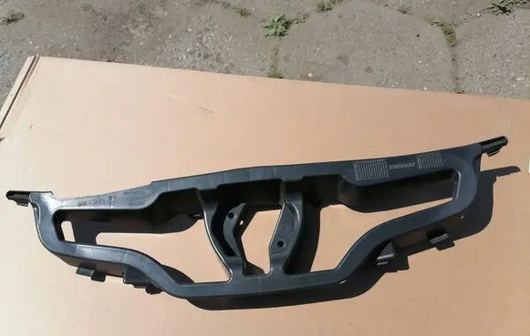 Renault Clio IV Front bumper upper radiator grill 628101467R T0000123683