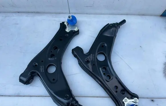 Volkswagen Polo IV 9N3 Front control arm