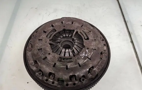 BMW 3 E90 E91 Clutch set kit 7638466 21207638466 7568301
