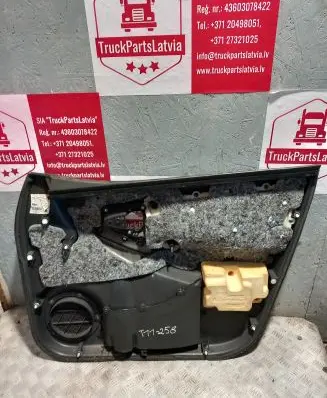 Toyota RAV 4 (XA30) Front door card panel trim 6771842020 T11258