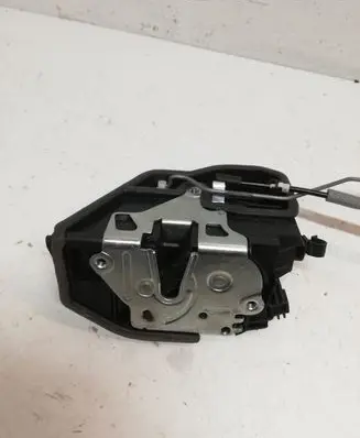 BMW X6 E71 Front door lock 7276681