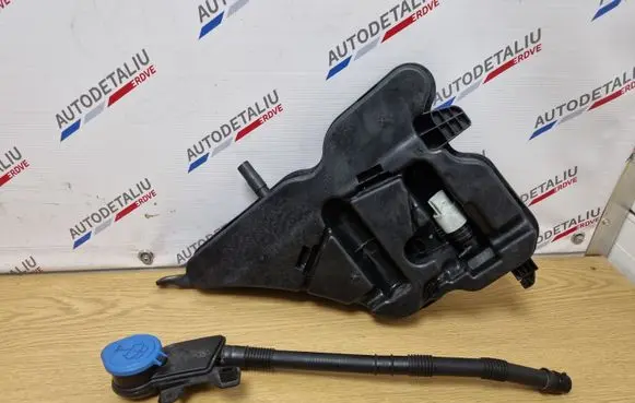 BMW 3 G20 G21 Windshield washer fluid reservoir/tank 7427885