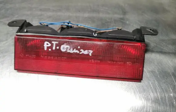 Chrysler PT Cruiser Third/center stoplight 