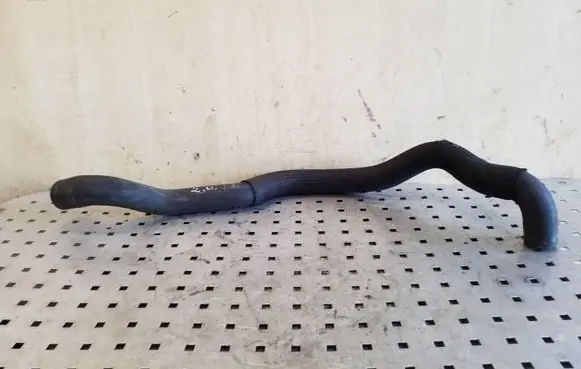 Volvo XC90 Engine coolant pipe/hose