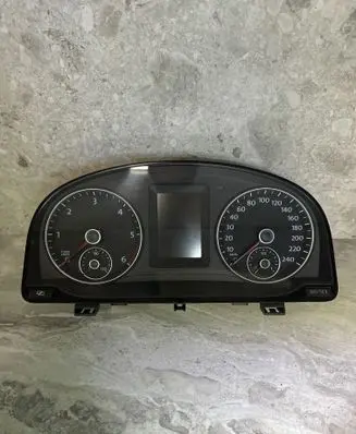 Volkswagen Touran II Speedometer (instrument cluster) VDD024161 1119014581 1T0920875A