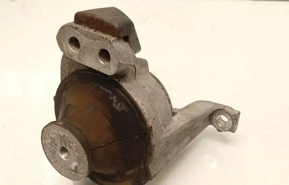 Honda Civic IX Engine mount bracket 21TA9