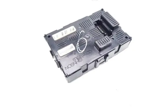 Renault Clio II Central body control module 8200652286 28118126