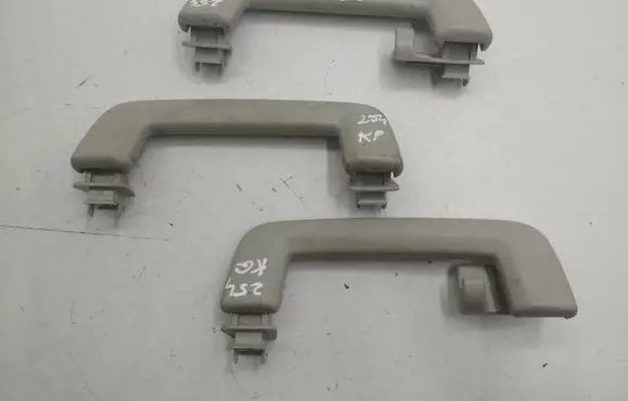 Ford Kuga I A set of handles for the ceiling 