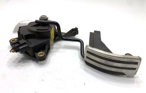 Nissan Qashqai Accelerator throttle pedal 