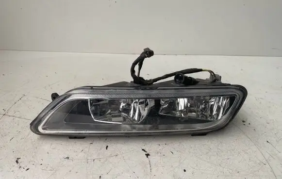 Volkswagen PASSAT B7 Front fog light 17453900