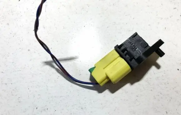 Volkswagen PASSAT CC Airbag deployment crash/impact sensor 5n0959351b 5101606