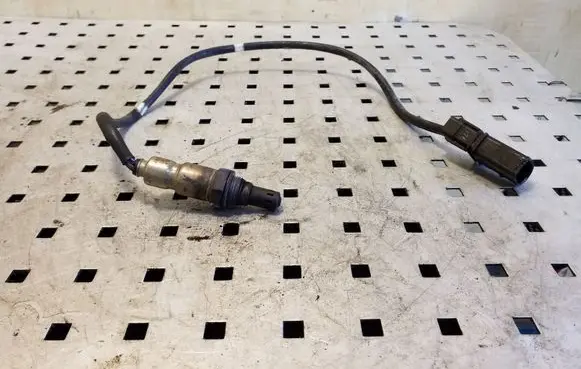 Volkswagen PASSAT B8 Lambda probe sensor 04L906262A
