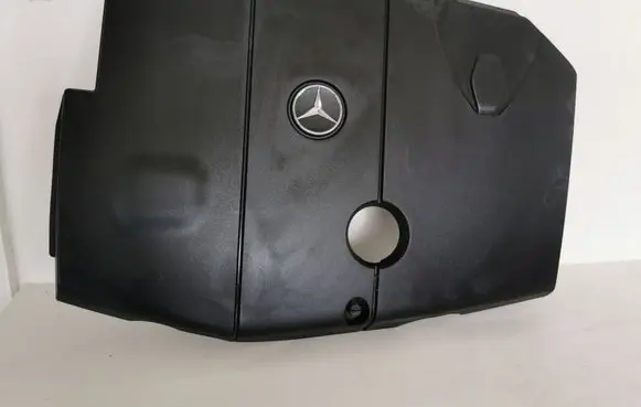 Mercedes-Benz SLK R172 Engine cover (trim) A6510102418