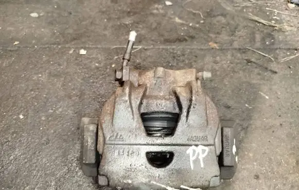 Jaguar XF X250 Front brake caliper 747