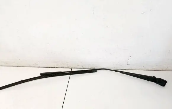 Opel Insignia A Front wiper blade arm 13227421
