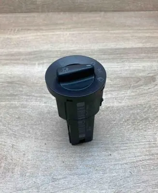Volkswagen Golf IV Light switch 1C0941531