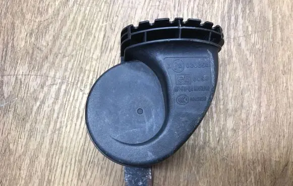 Lexus RX 450H Horn signal 8651048190