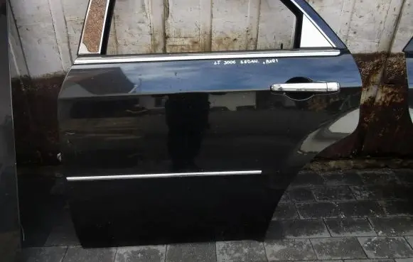 Chrysler 300C Rear door