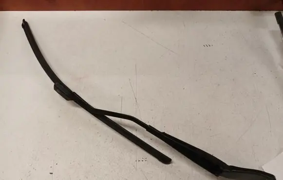 Volvo V40 Windshield/front glass wiper blade 31276064