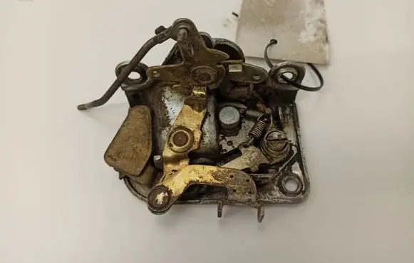 Mercedes-Benz COMPAKT W115 Front door lock