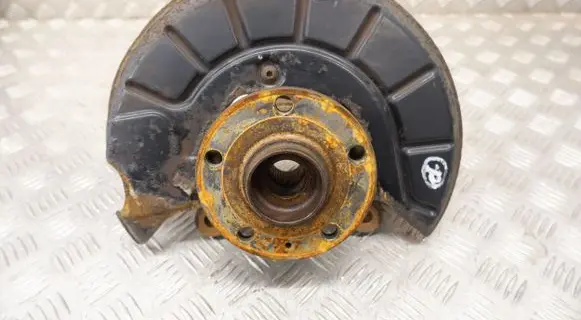 Volkswagen Tiguan Front wheel hub