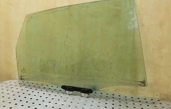 Honda CR-V Rear door window glass