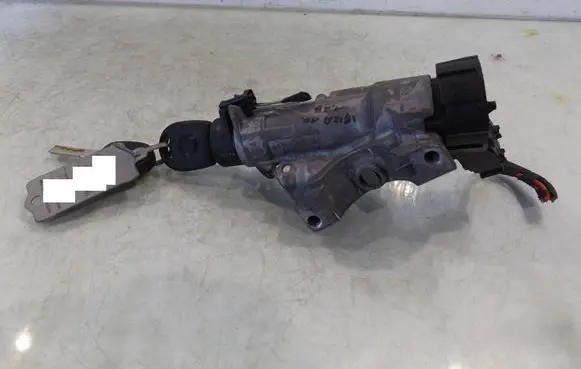 Seat Ibiza IV (6J,6P) Ignition lock 6R0905851D