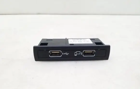 Mercedes-Benz GLE (W166 - C292) USB socket connector A1728202000