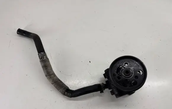 BMW X1 E84 Power steering pump 6798865 32416798865