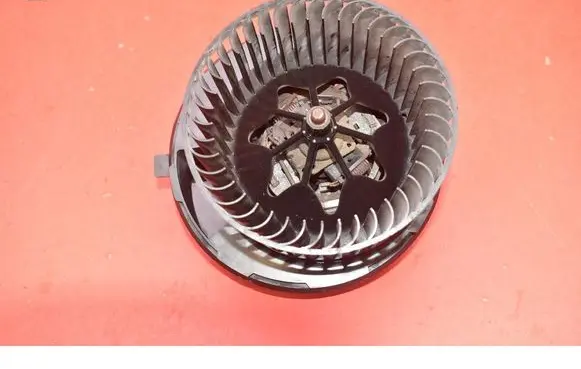 Volkswagen Cross Touran I Heater fan/blower 1K1819015A